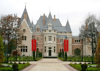 Самые шикарные дворцы Путина по всей России (26 фото)