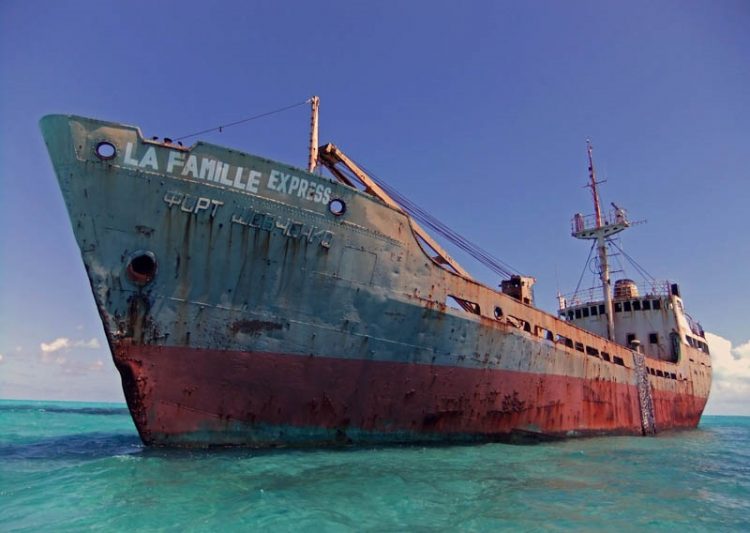 Заброшенные корабли: 20 фото судов, потерпевших крушение