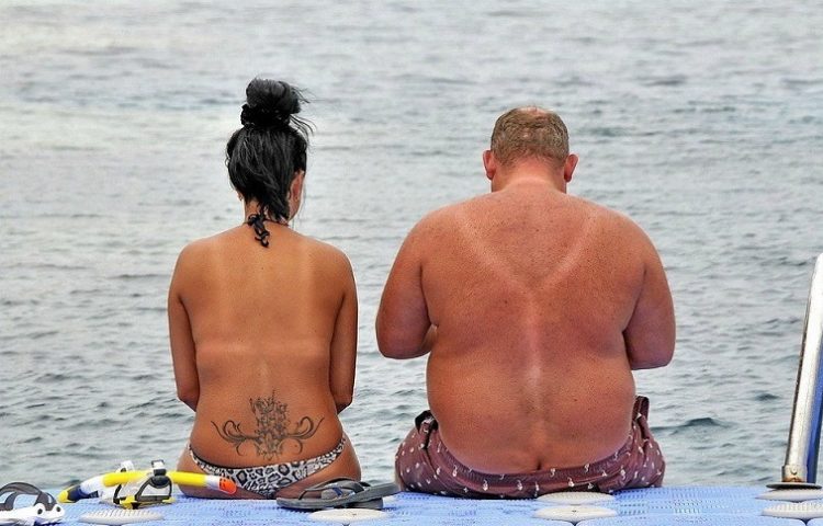 The Funniest Pics from a Beach Relaxation