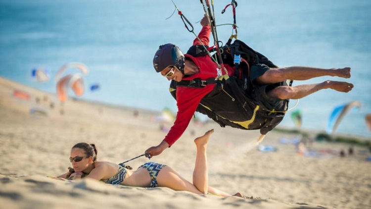 The Funniest Pics from a Beach Relaxation