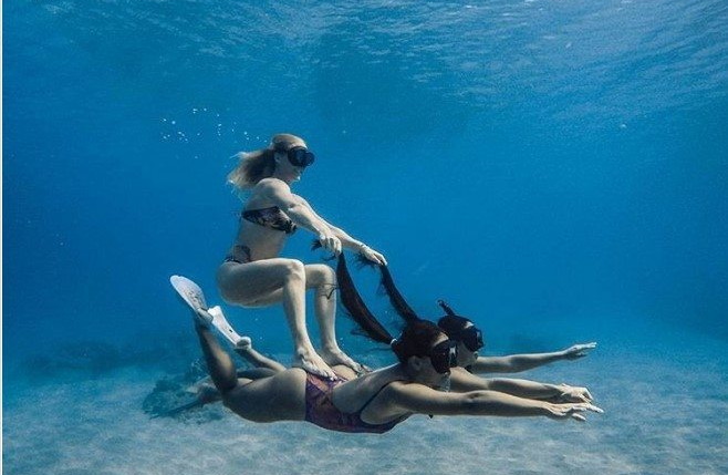 The Funniest Pics from a Beach Relaxation
