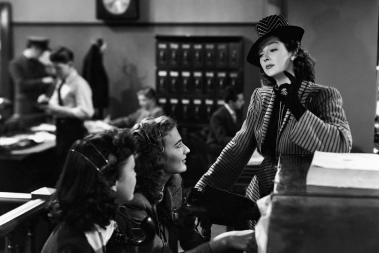 Rosalind Russell_samyye krasivyye naryady iz fil'mov