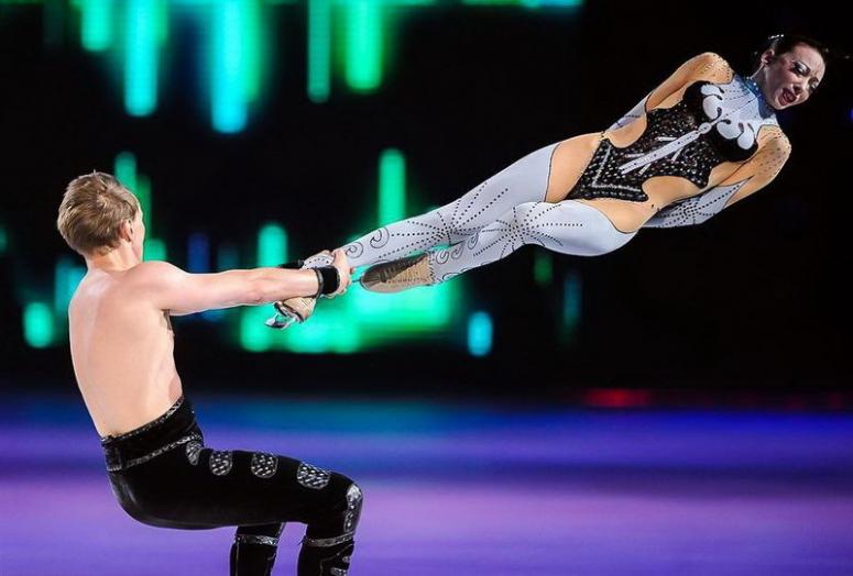 Perfectly Timed Photos of Figure Skaters