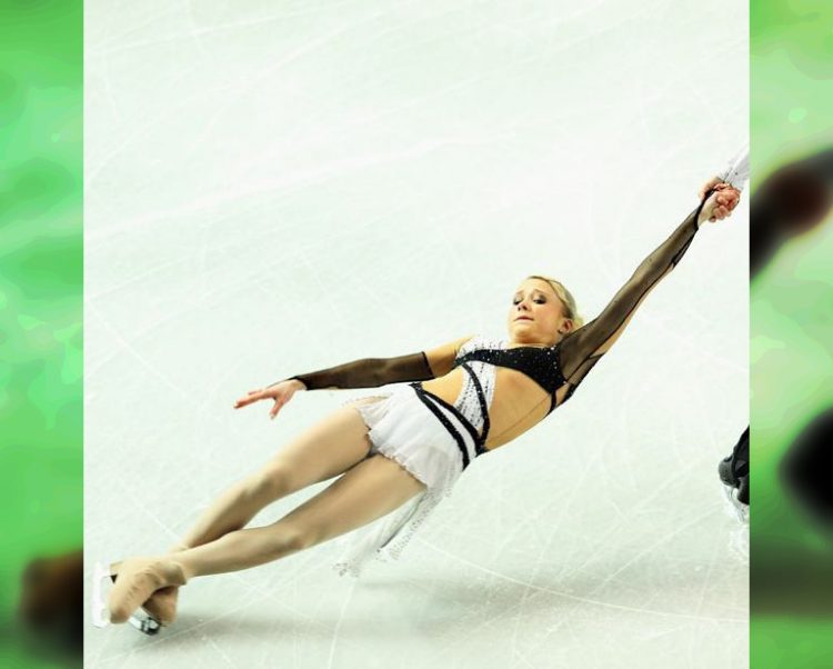 Perfectly Timed Photos of Figure Skaters